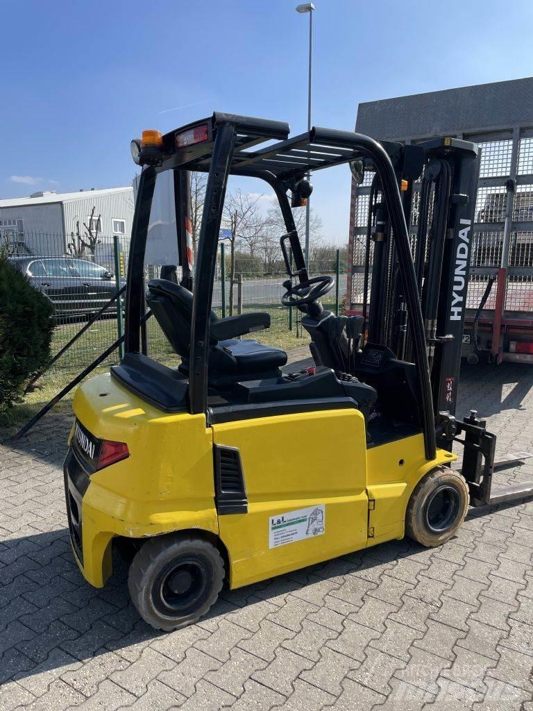 Hyundai 20 B - 9 Stivuitor electric
