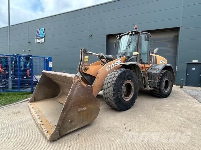 CASE 821G Incarcator pe pneuri