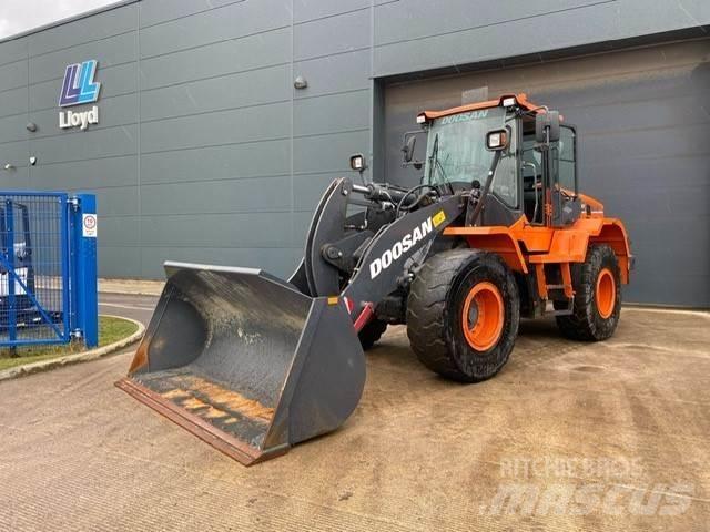 Develon DL250-5 Incarcator pe pneuri
