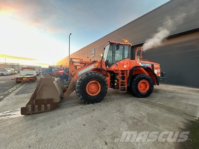 Develon DL350-5 Incarcator pe pneuri