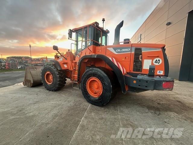 Develon DL350-5 Incarcator pe pneuri