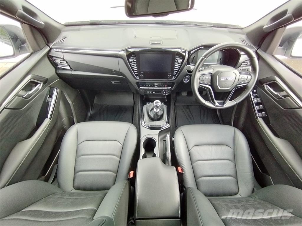 Isuzu V-Cross Pick up/Platou
