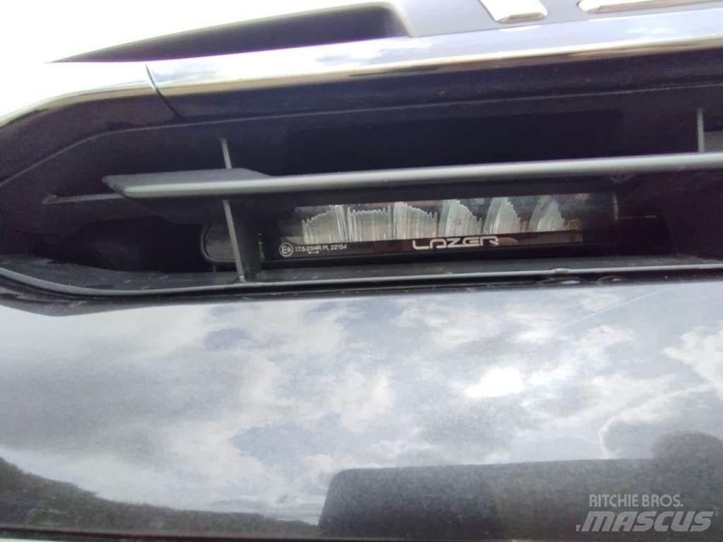 Isuzu V-Cross Pick up/Platou