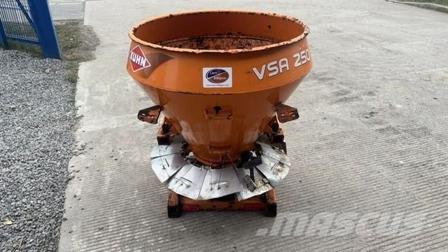 Kuhn Spreader Împrastierea mineralelor