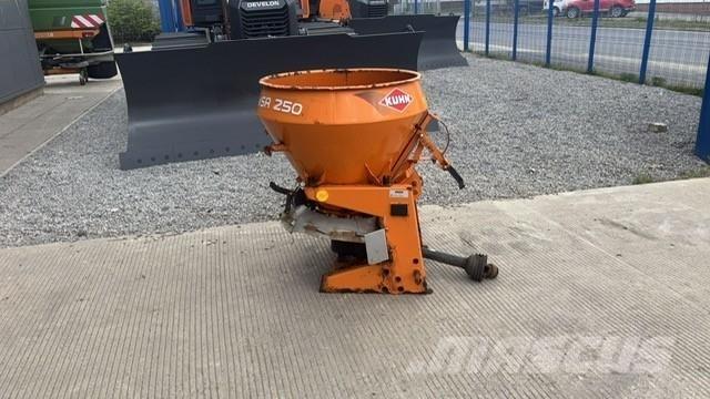 Kuhn Spreader Împrastierea mineralelor