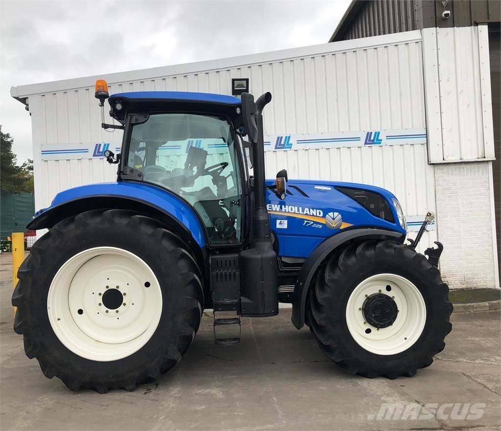New Holland T7.225 Tractoare