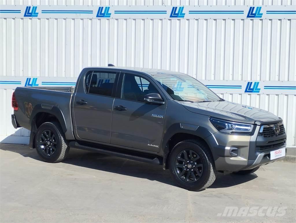 Toyota Invincible X Pick up/Platou
