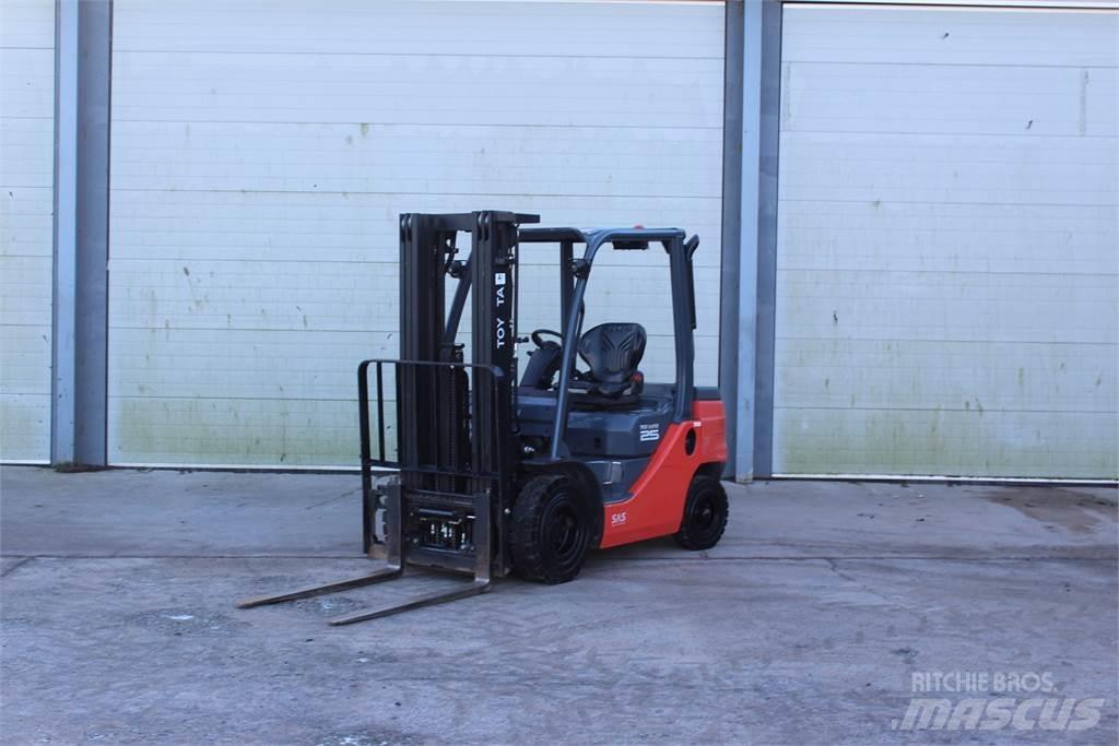 Toyota Tonero 2.5T Strivuitoare-altele