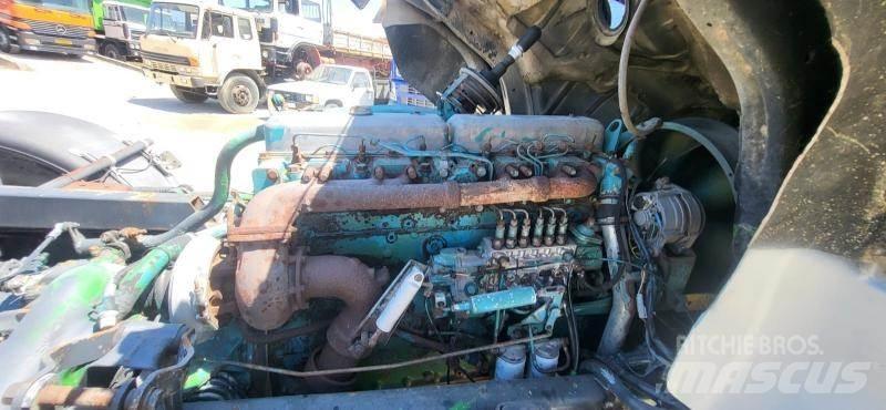 Scania 113M 360 Camion cabina sasiu