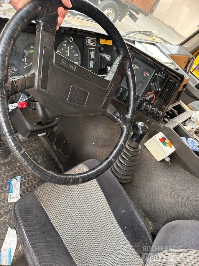 Volvo FL7 Camion de deseuri