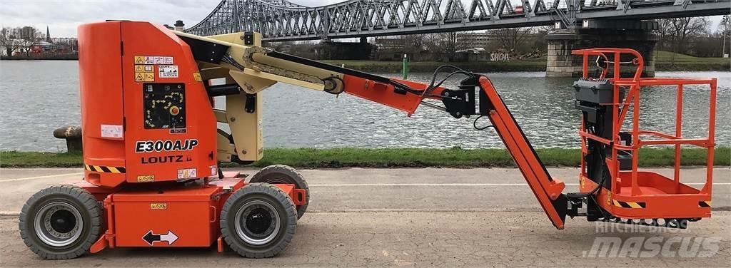 JLG E300AJP Alte ascensoare si platforme