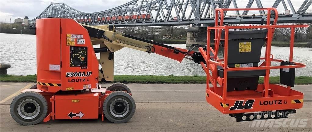 JLG E300AJP Alte ascensoare si platforme