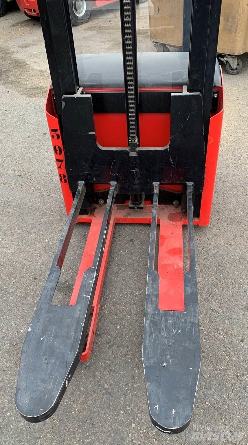 LOC A10 D29 Transpaleta manuala