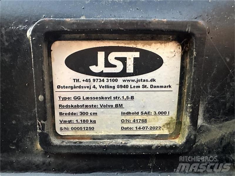 CASE 721G Incarcator pe pneuri