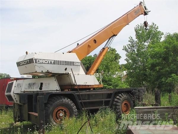 Drott 2500 Macara pentru orice teren