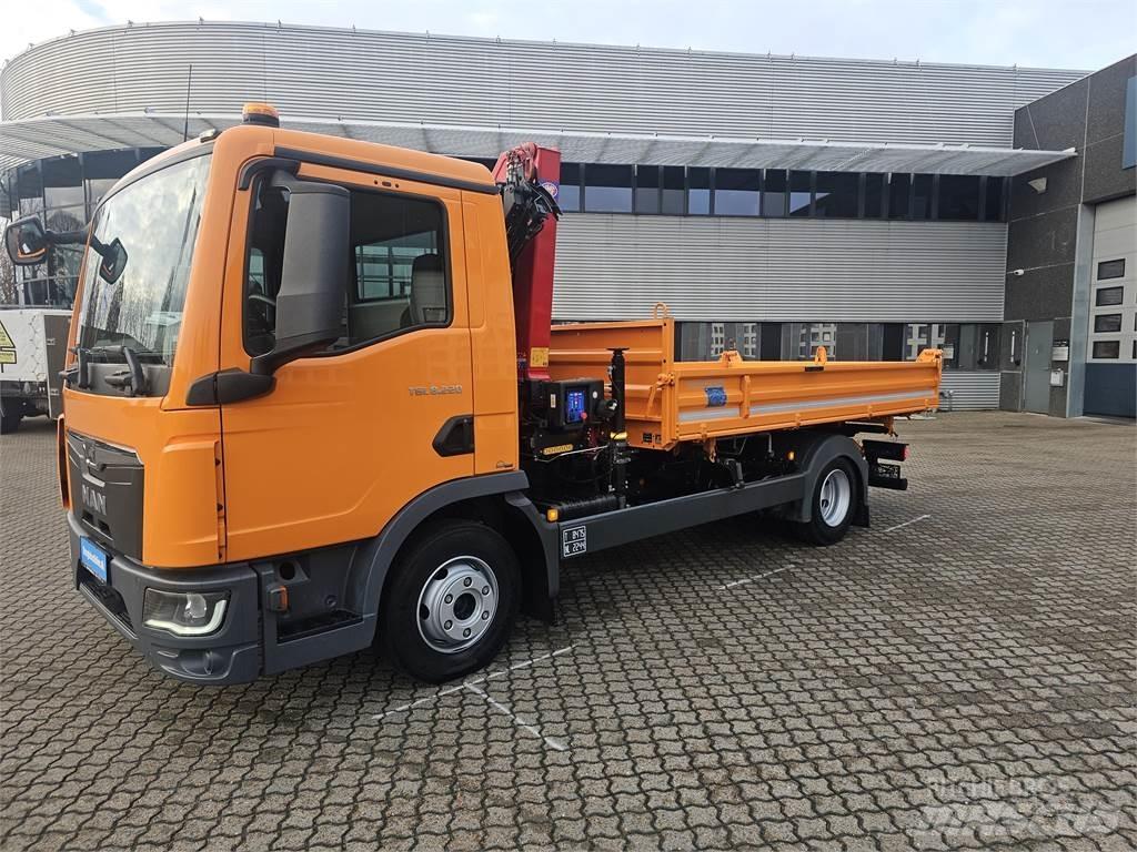 MAN TGL 8.220 Camioane cu macara
