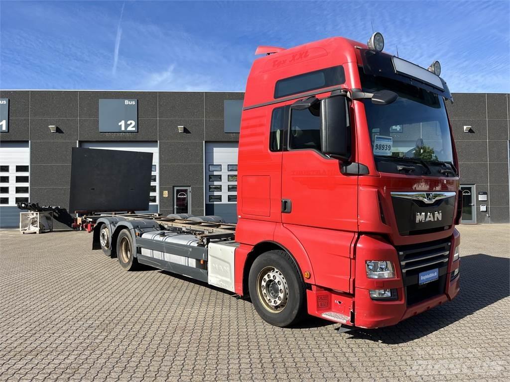 MAN TGX 26.500 6x2 Camion cadru container