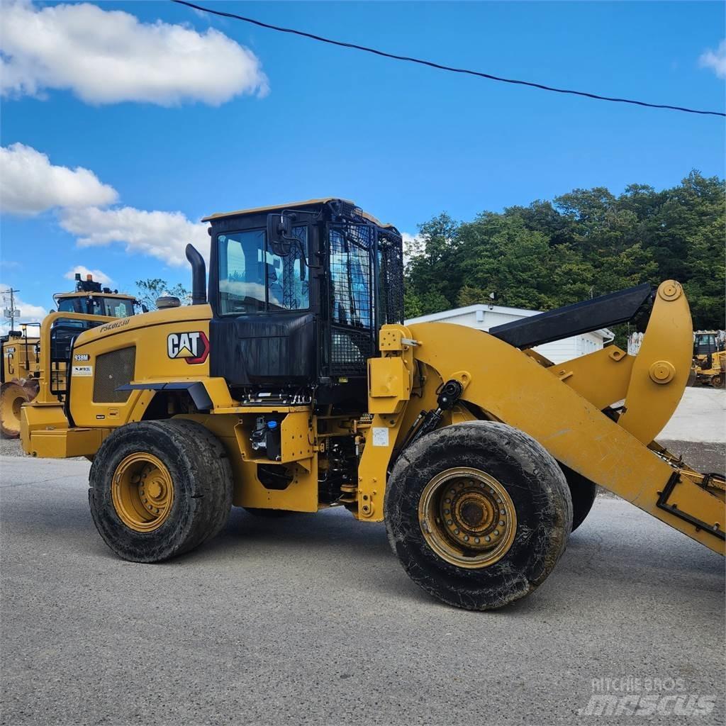 CAT 938M Incarcator pe pneuri
