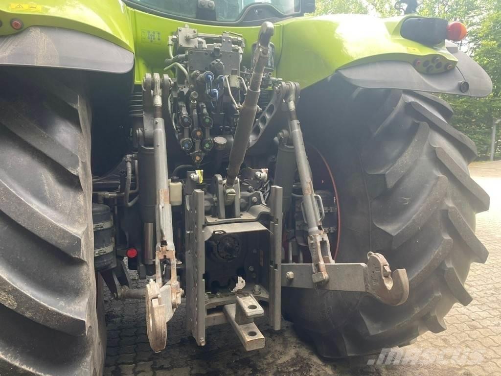 CLAAS AXION 830 Tractoare