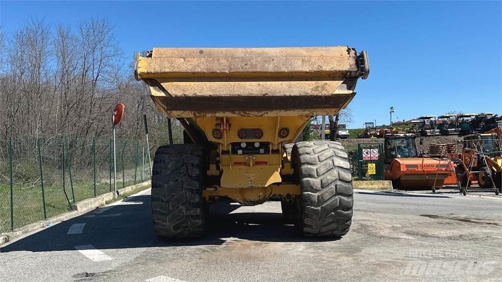 Bell B30E 6x6 Minitractor de teren