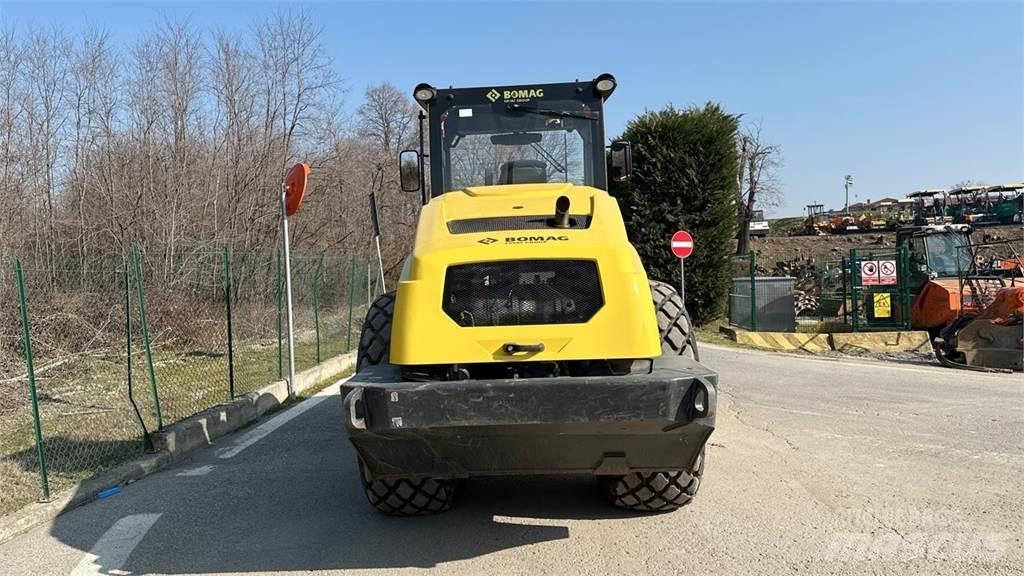 Bomag BW213 DH-5 Compactoare sol