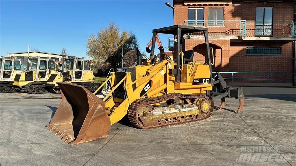 CAT 935C Incarcator pe pneuri