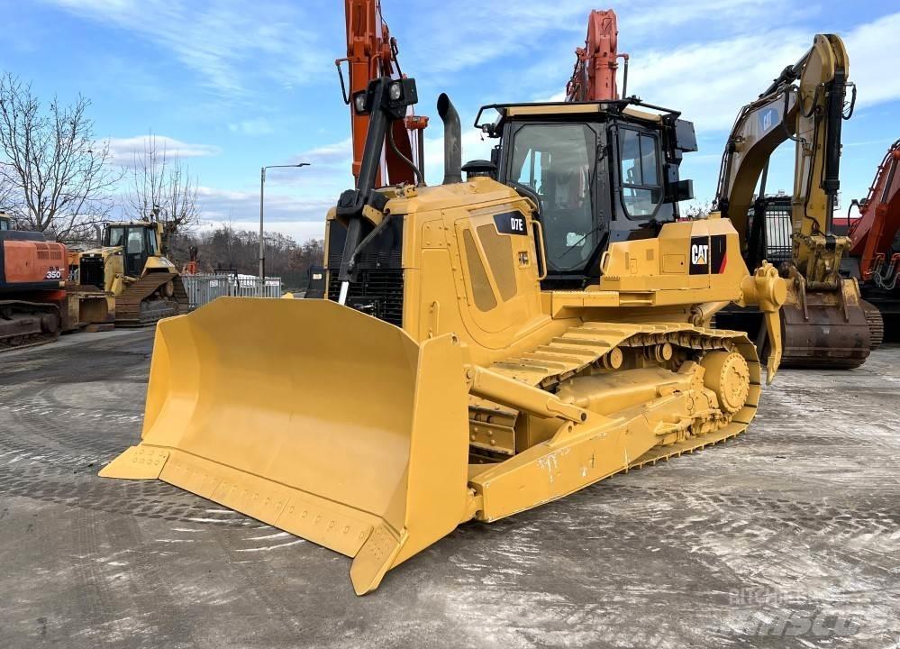 CAT D7E Buldozere pe senile