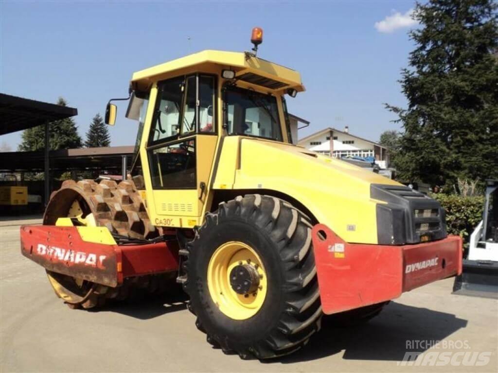 Dynapac CA302PD Compactoare sol