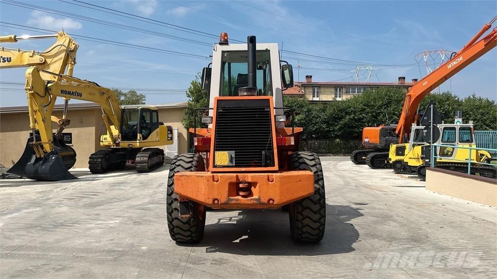 Fiat-Hitachi FR90 4X4 Incarcator pe pneuri