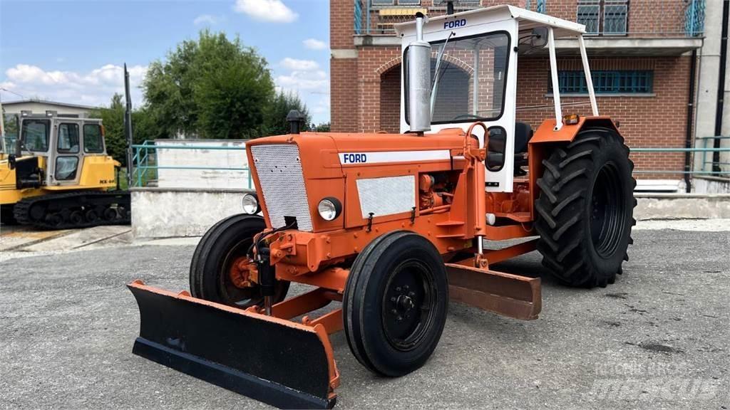 Ford 5600 4X2 Buldozere pe senile