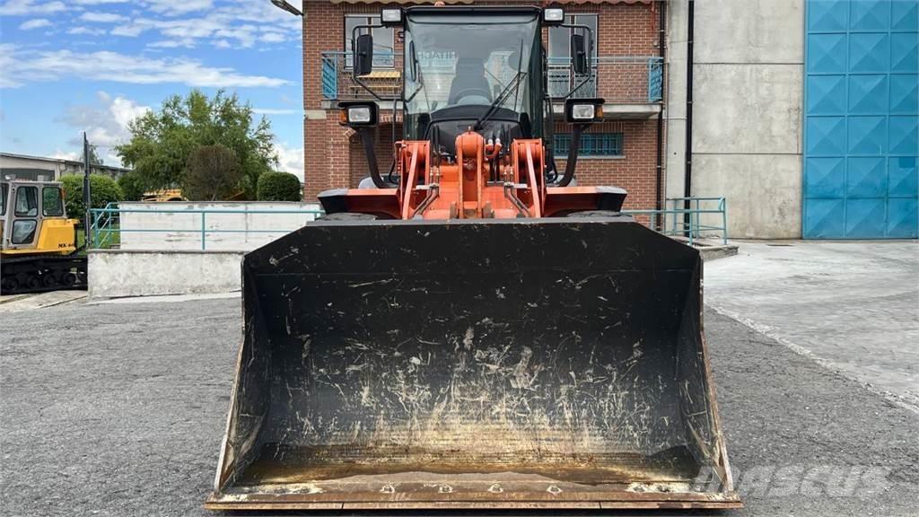 Hitachi ZW140-5B Incarcator pe pneuri