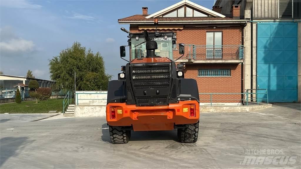 Hitachi ZW180-5B Incarcator pe pneuri