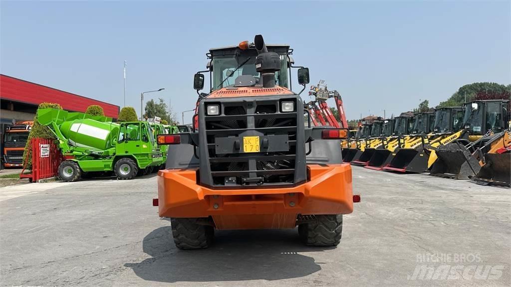 Hitachi ZW180-6 Incarcator pe pneuri