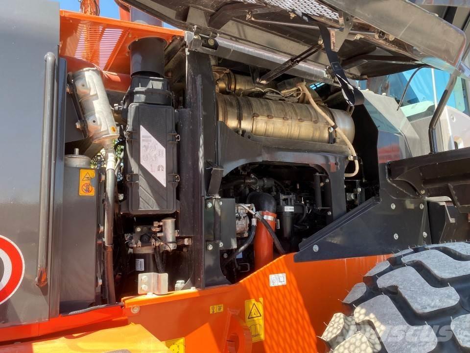 Hitachi ZW250-6 Incarcator pe pneuri