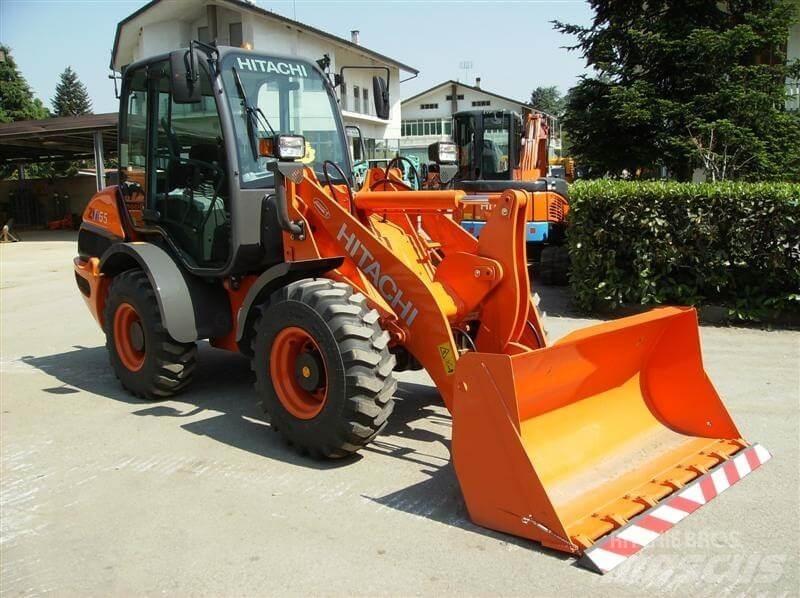 Hitachi ZW65 Incarcator pe pneuri