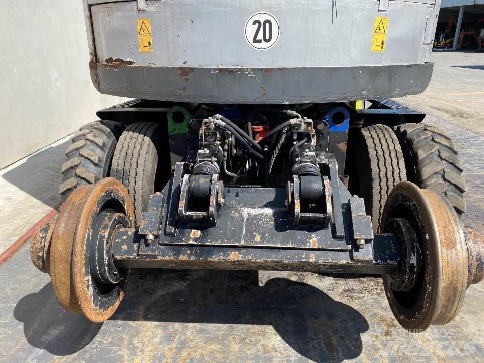 Hitachi ZX170PRR Excavatoare cu roti