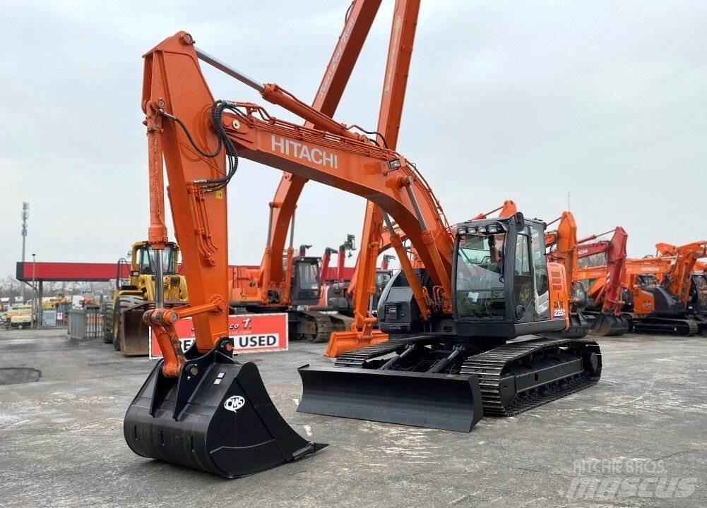 Hitachi ZX225 USBLC Excavatoare pe șenile
