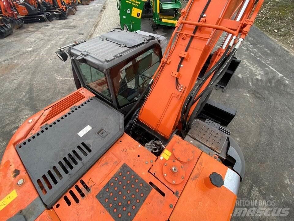 Hitachi ZX225 USBLC Excavatoare pe șenile
