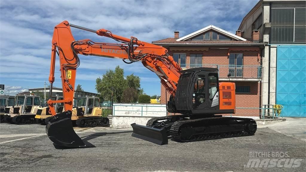 Hitachi ZX225USLC-5B Excavatoare pe șenile
