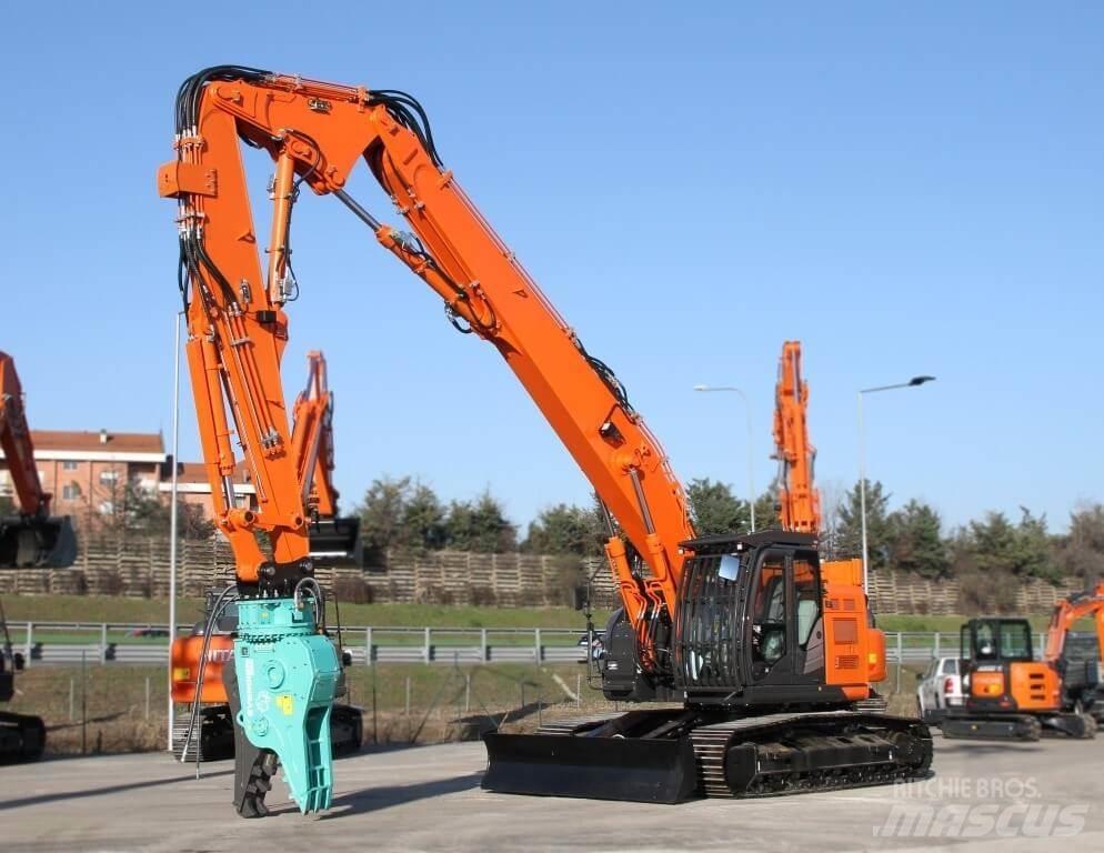 Hitachi ZX225USLC-6 Excavatoare pe șenile
