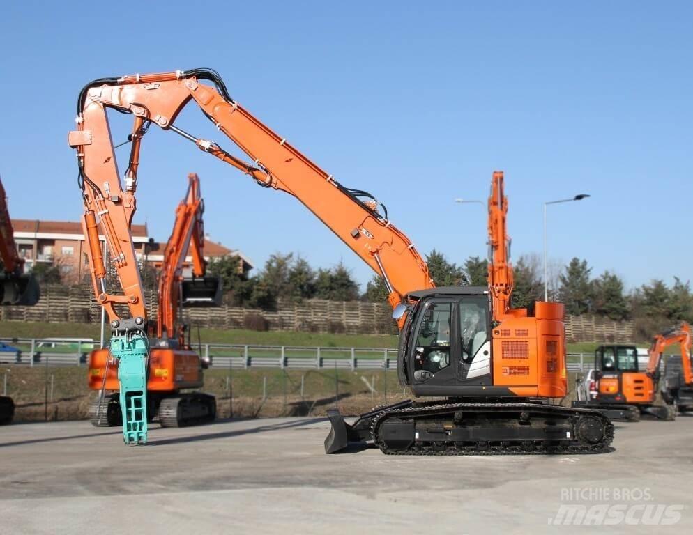 Hitachi ZX225USLC-6 Excavatoare pe șenile
