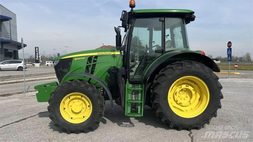 John Deere 6090MC 4X4 Lame pentru dezapezire si pluguri