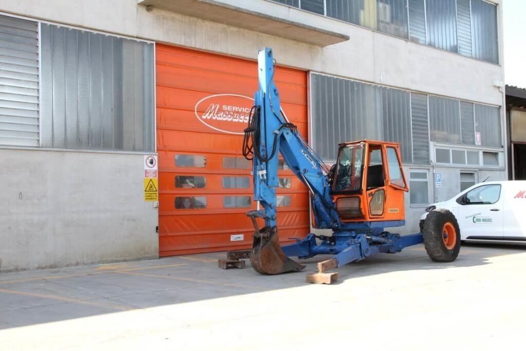  Kamo 3X Excavatoare