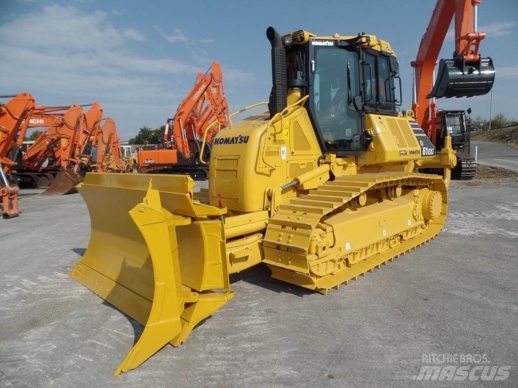 Komatsu D61 EXi Buldozere pe senile