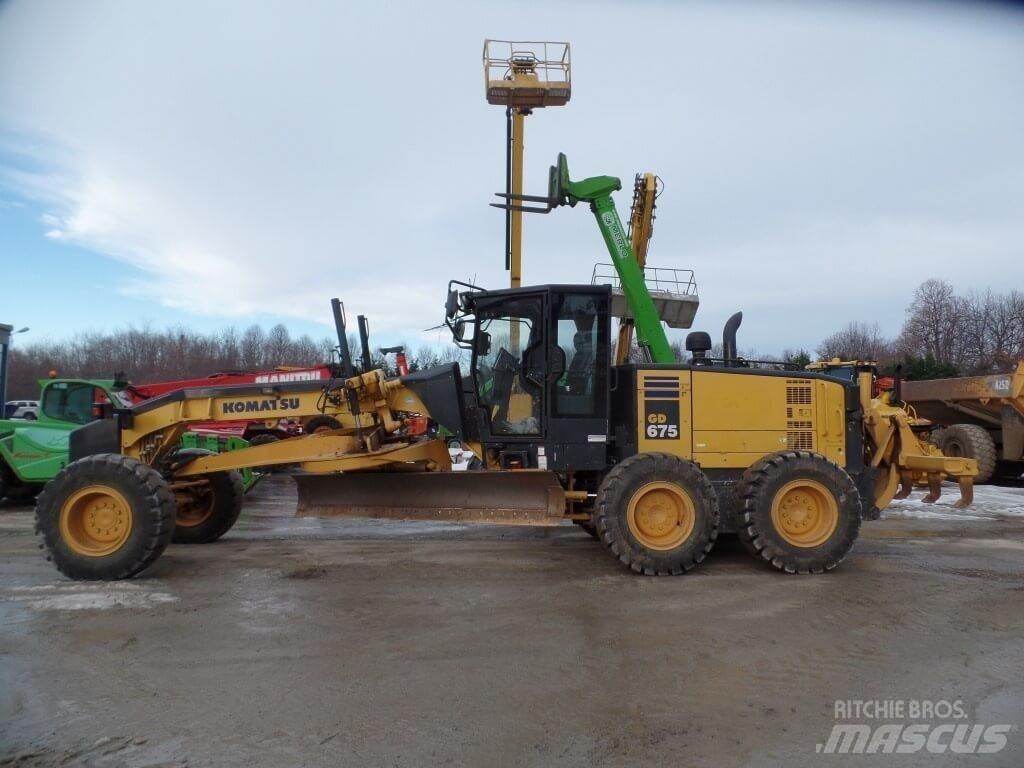 Komatsu GD675-5 Buldozere pe senile