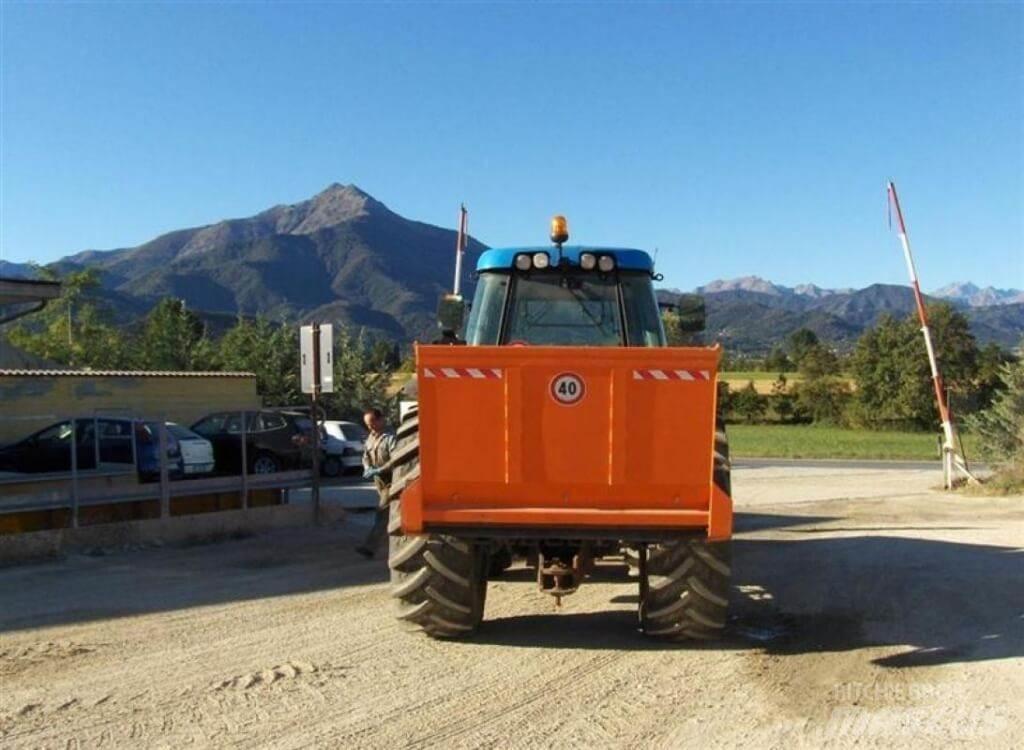 Landini LEGEND 135 Lame pentru dezapezire si pluguri