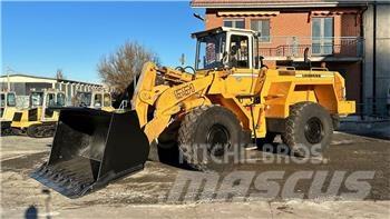 Liebherr L 551 Incarcator pe pneuri