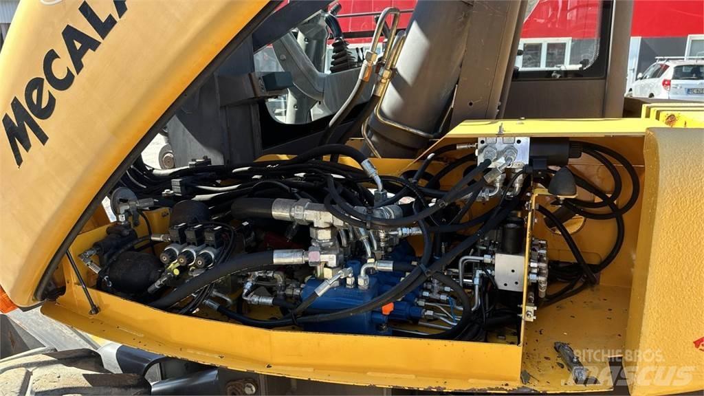 Mecalac 10MSX 4X4 Excavatoare cu roti