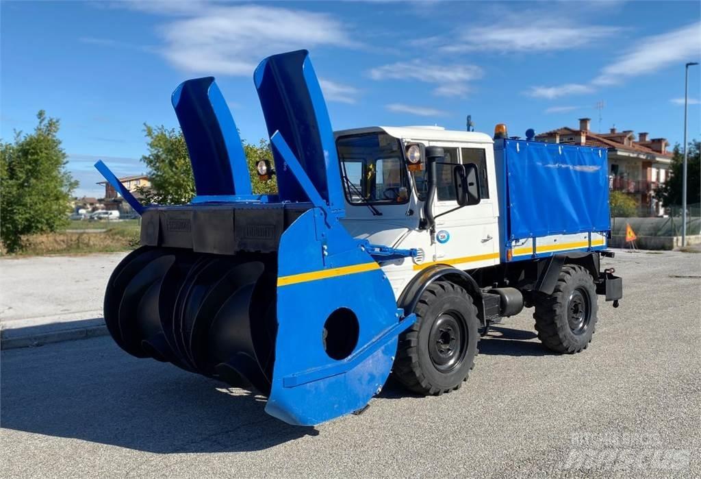 Mercedes-Benz UNIMOG Lame pentru dezapezire si pluguri