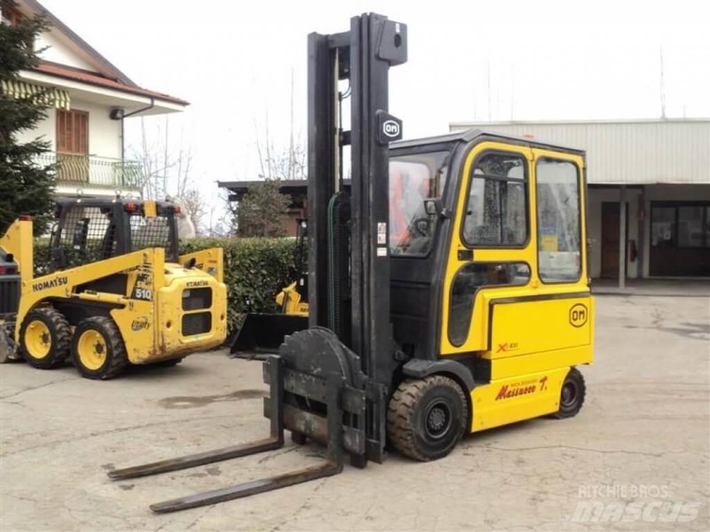 OM EU 30 Stivuitor electric